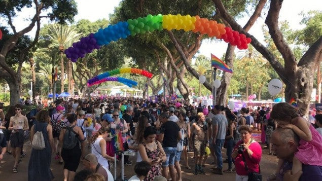 Τραγικές εικόνες: Πάνω από 200.000 άτομα συνέρρευσαν στο Τελ Αβίβ για την ετήσια παρέλαση γκέι
